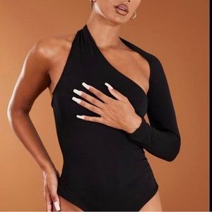 PRETTYLITTLETHING Black One Shoulder Asymmetric Bodysuit